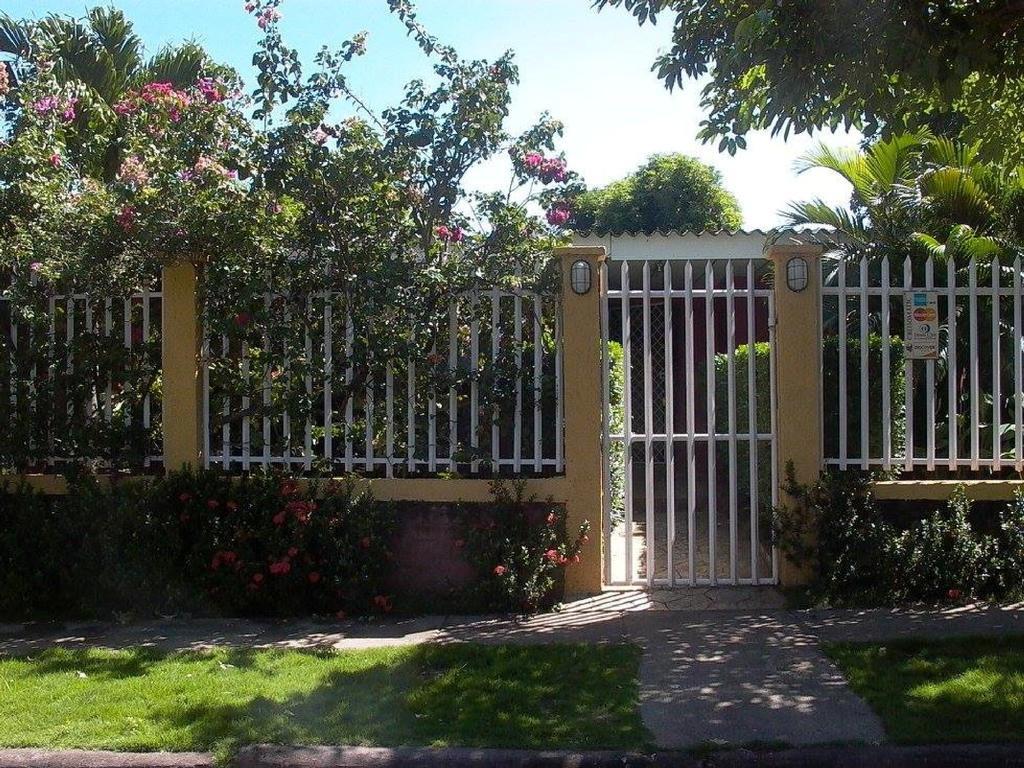 Hostal Casa Los Espinoza Manágua Exterior foto